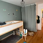 Flat With 3 Bedrooms 90 M2 Balcony And Parking, Subway Station Riquet Apartment