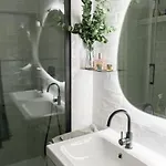 Flat With 3 Bedrooms 90 M2 Balcony And Parking, Subway Station Riquet Apartment *