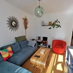 Flat With 3 Bedrooms 90 M2 Balcony And Parking, Subway Station Riquet