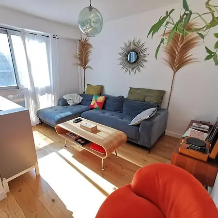 Apartment Flat With 3 Bedrooms 90 M2 Balcony And Parking, Subway Station Riquet *