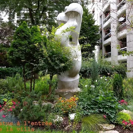 Flat With 3 Bedrooms 90 M2 Balcony And Parking, Subway Station Riquet Apartment Paris